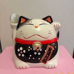 Vintage Hand painted Japanese Maneki Neko Good Fortune Beckoning Cat porcelain